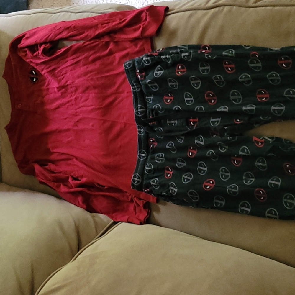 Marvel size Small 2 piece pajama set